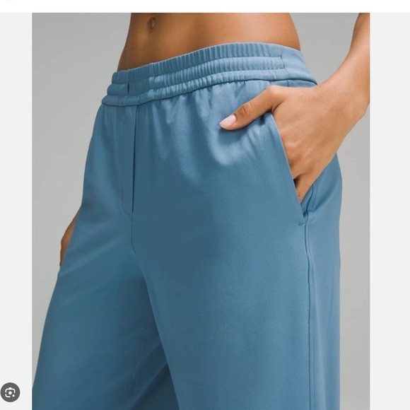 NWT Lululemon Mid-Rise Straight Leg Pant - Picture 4 of 5